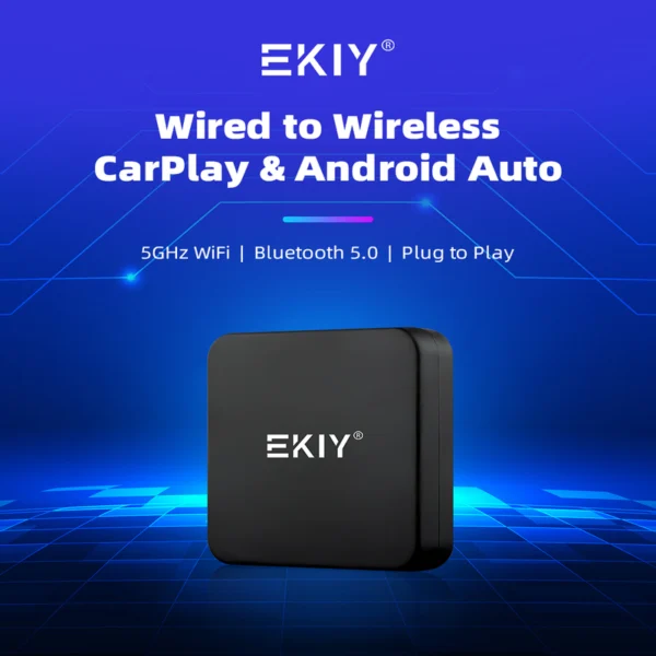 Produit Ekiy pour la conversion de CarPlay et Android Auto de filaire à sans fil, avec des caractéristiques indiquées telles que "5GHz WiFi", "Bluetooth 5.0", et "Plug to Play", sur un fond graphique dynamique.