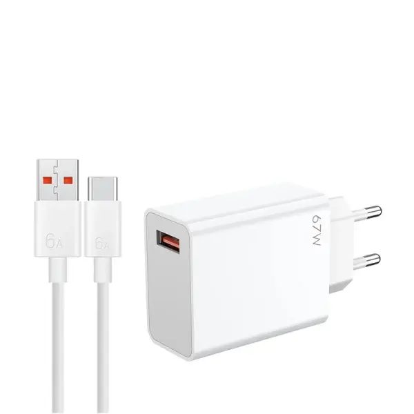 Chargeur Xiaomi de 67W avec un port USB-A, accompagné d'un câble USB-C, affichant un design moderne et compact.